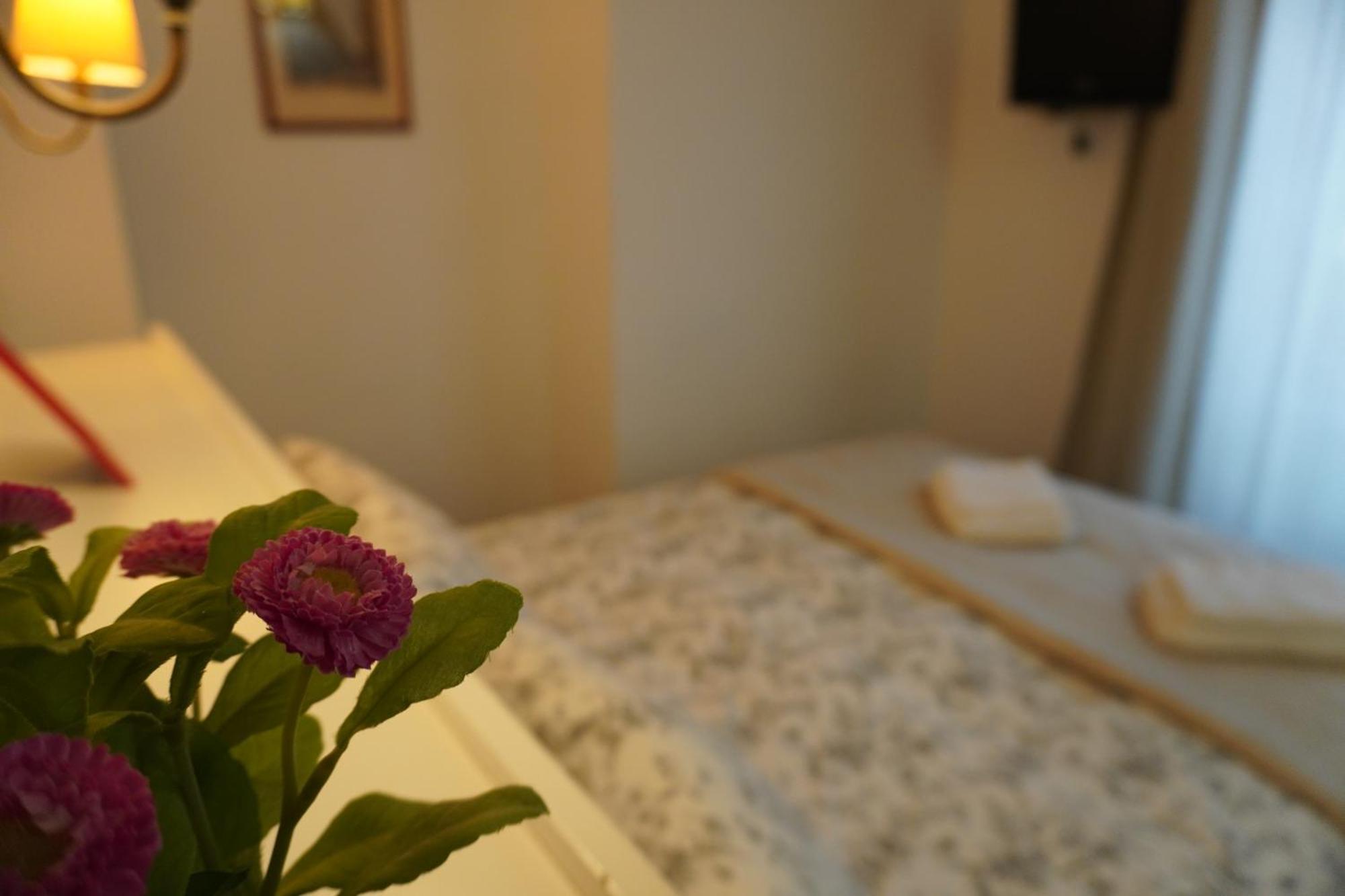 Steps From The Vatican Guesthouse — Photos 1